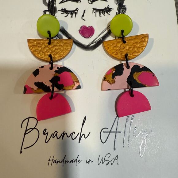 Branch Alley Pink Abstract Animal Print Handmade Dangle Earrings NWT - Picture 5 of 7